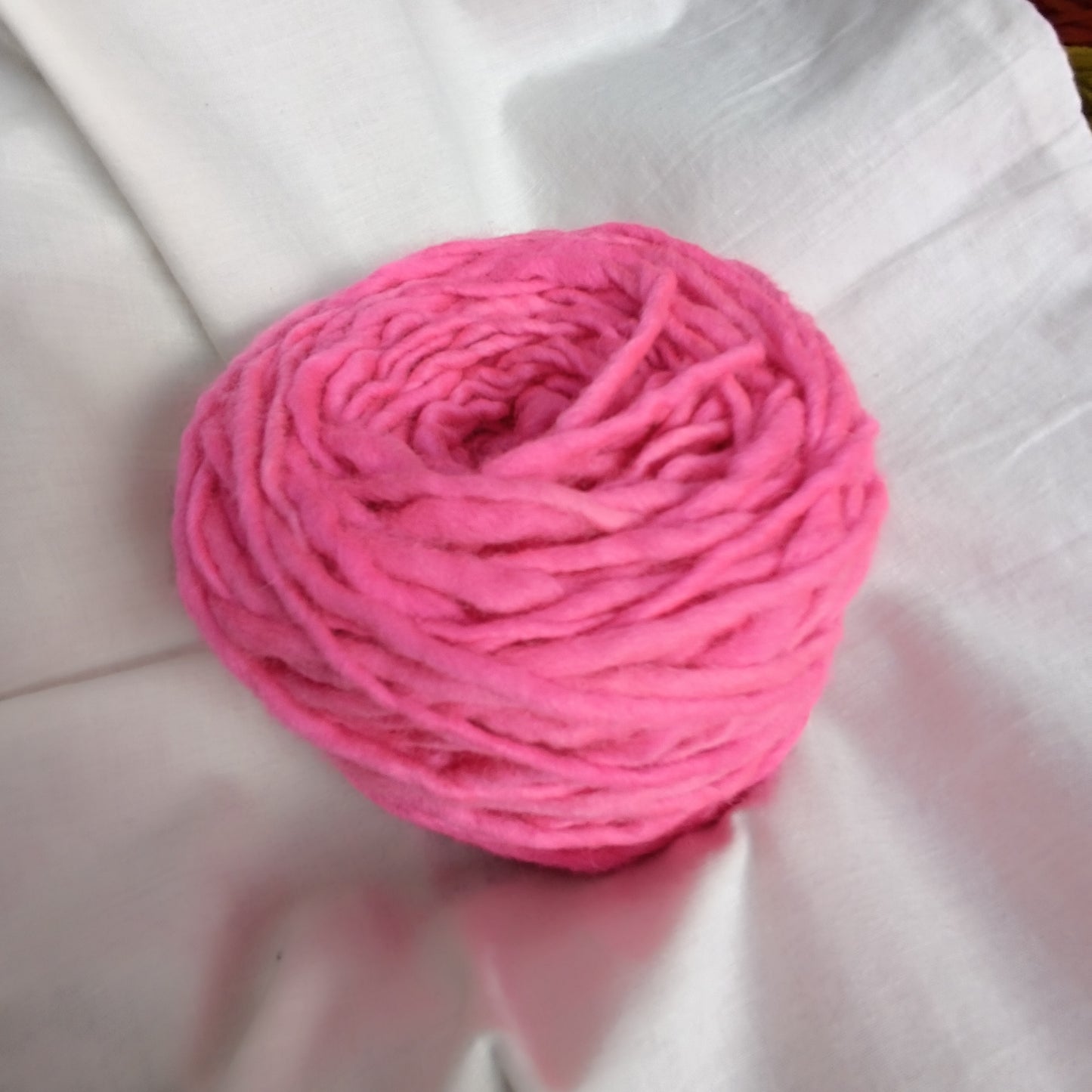Ovillo 100 grs de Lana natural de oveja corriedale (merino -lincoln) suave al tacto