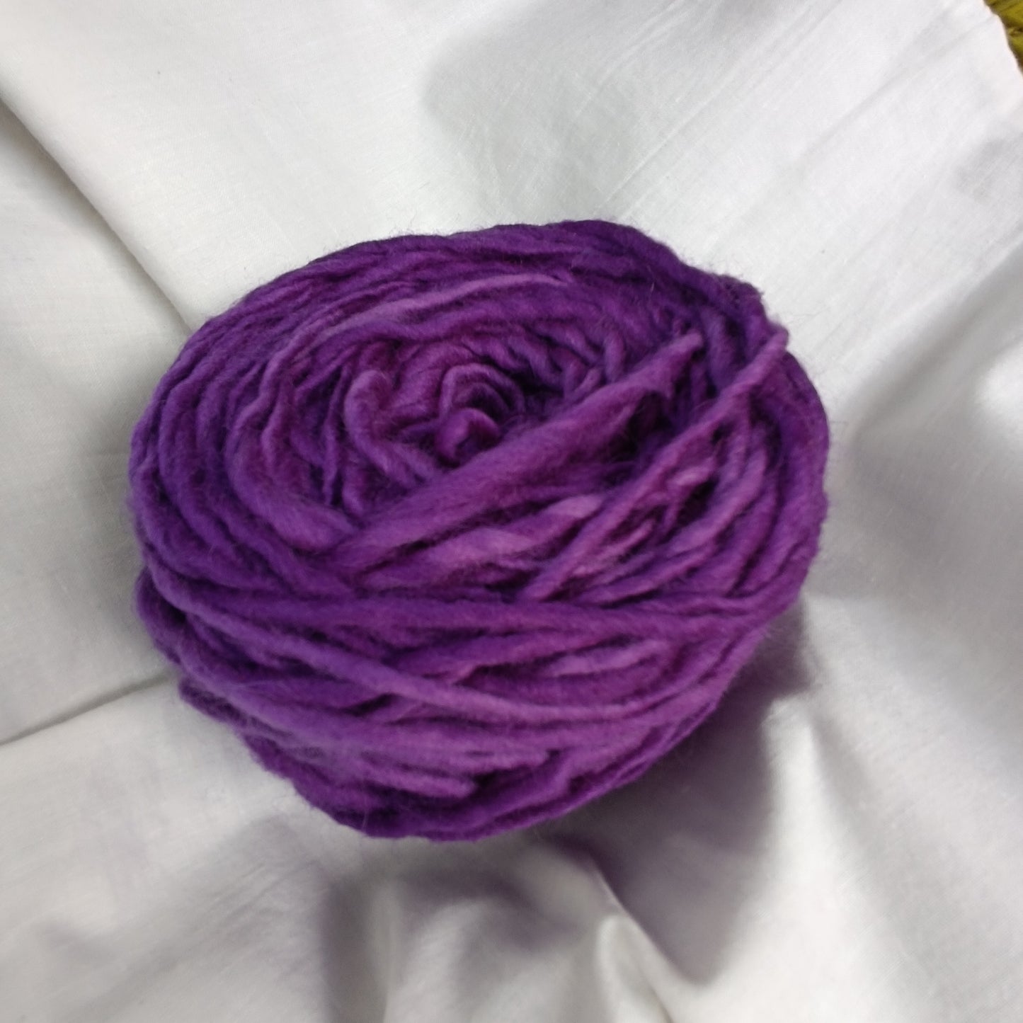 Ovillo 100 grs de Lana natural de oveja corriedale (merino -lincoln) suave al tacto