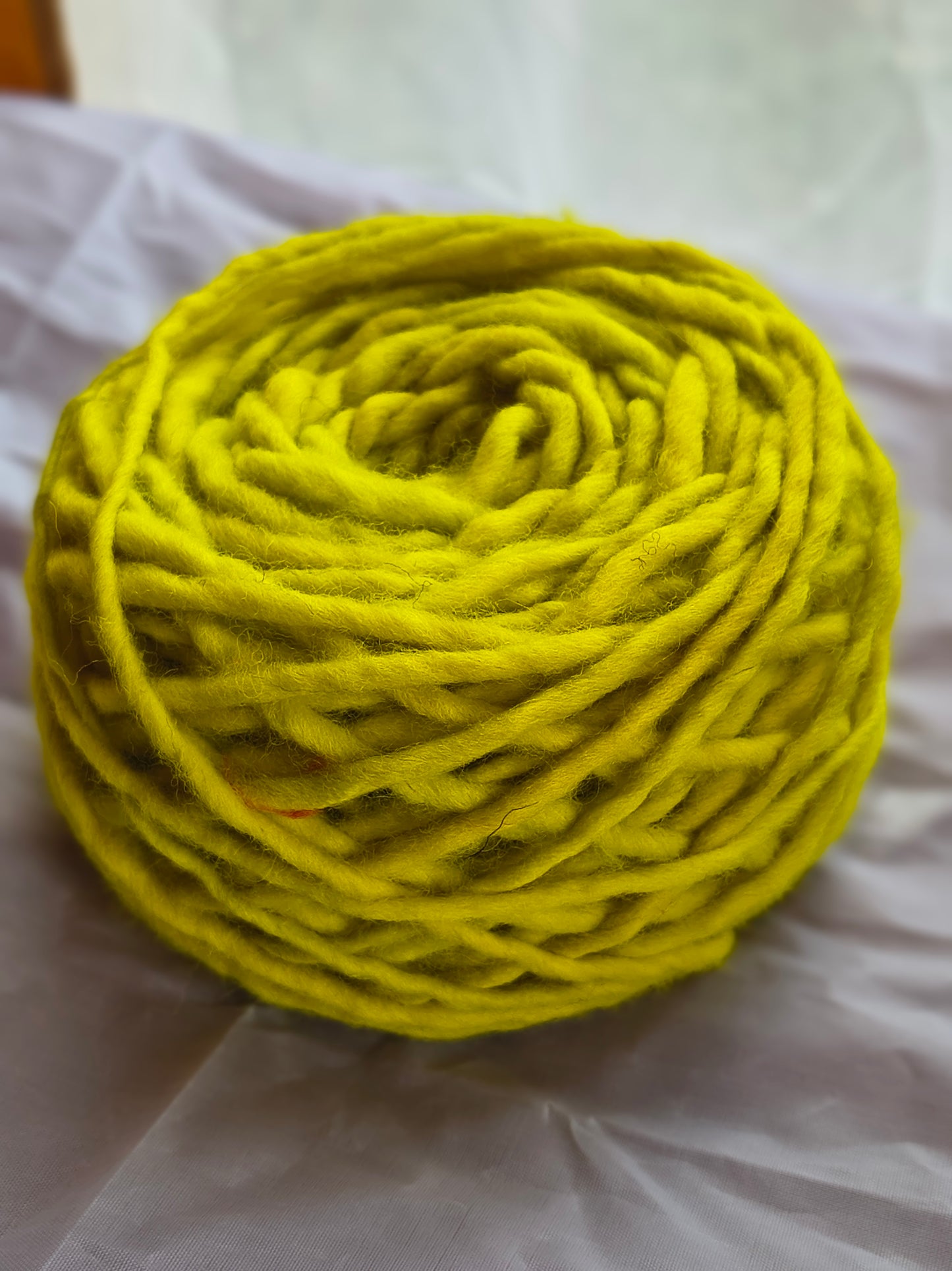 Ovillo 100 grs de Lana natural de oveja corriedale (merino -lincoln) suave al tacto