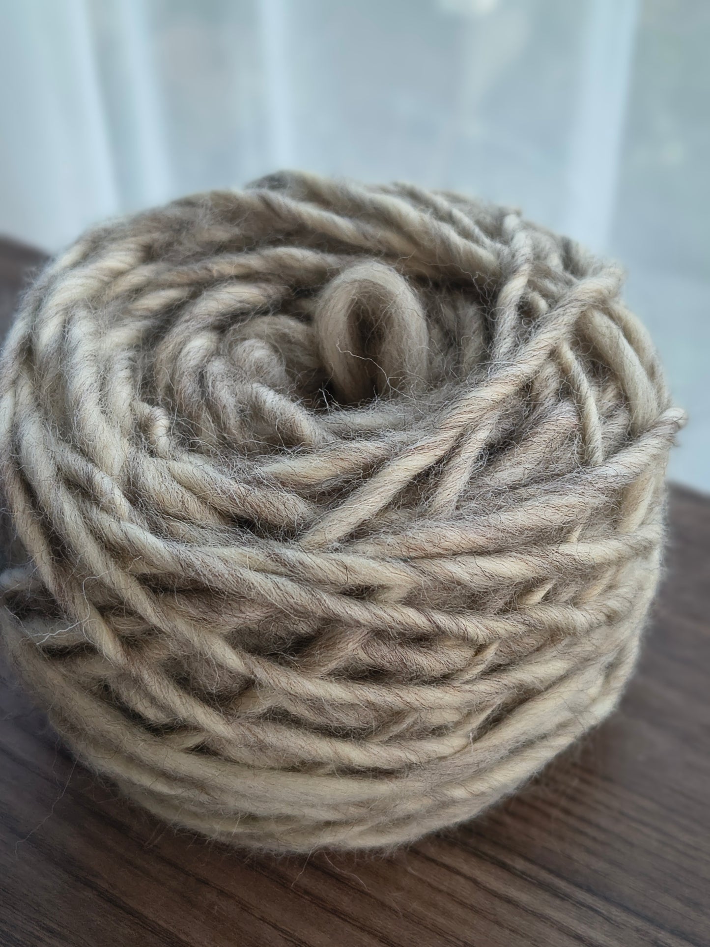 Ovillo 100 grs de Lana natural de oveja corriedale (merino -lincoln) suave al tacto