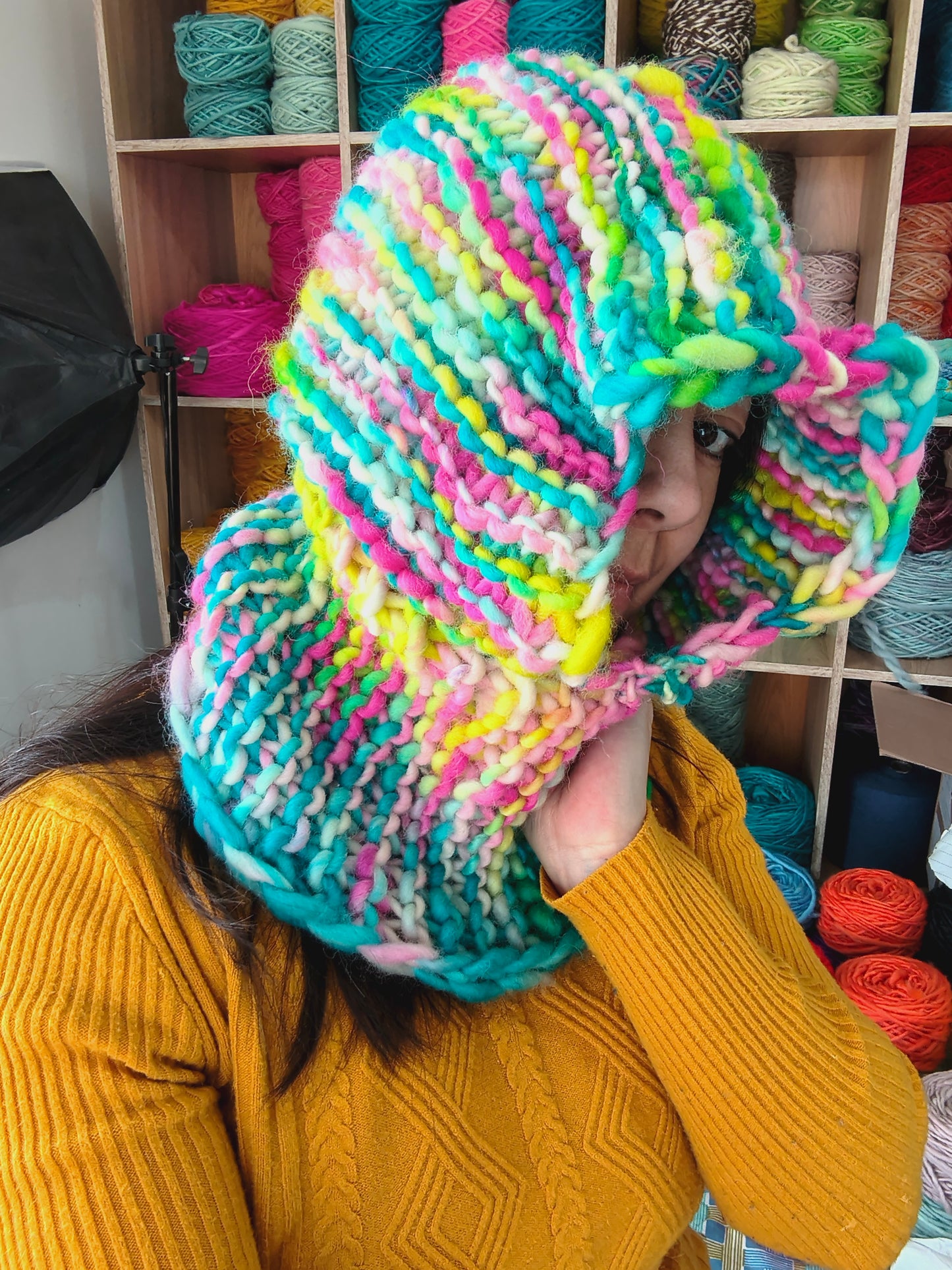 Capucha tejida a palillos de lana natural suave 50% merino