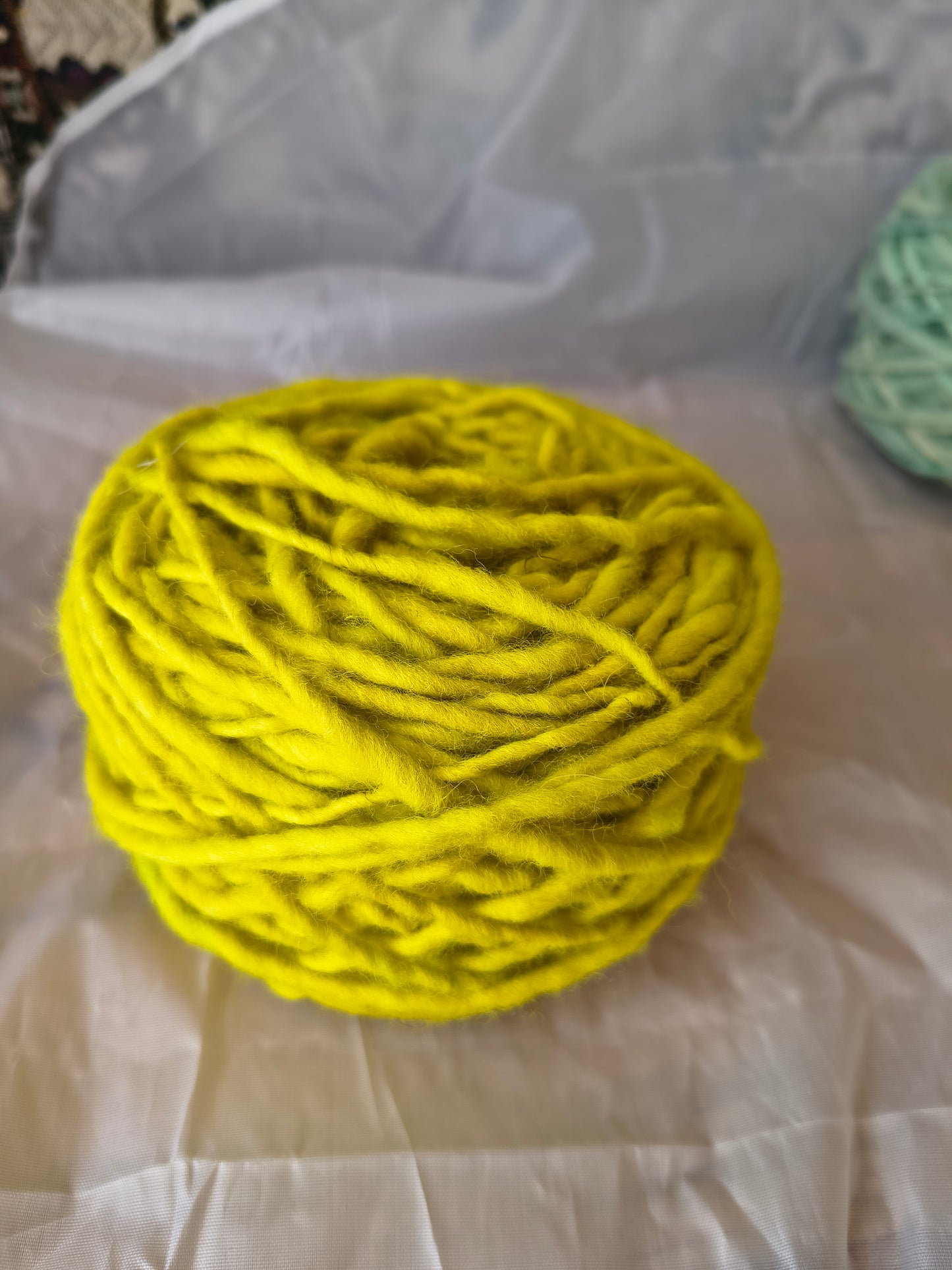 Ovillo 100 grs de Lana natural de oveja corriedale (merino -lincoln) suave al tacto