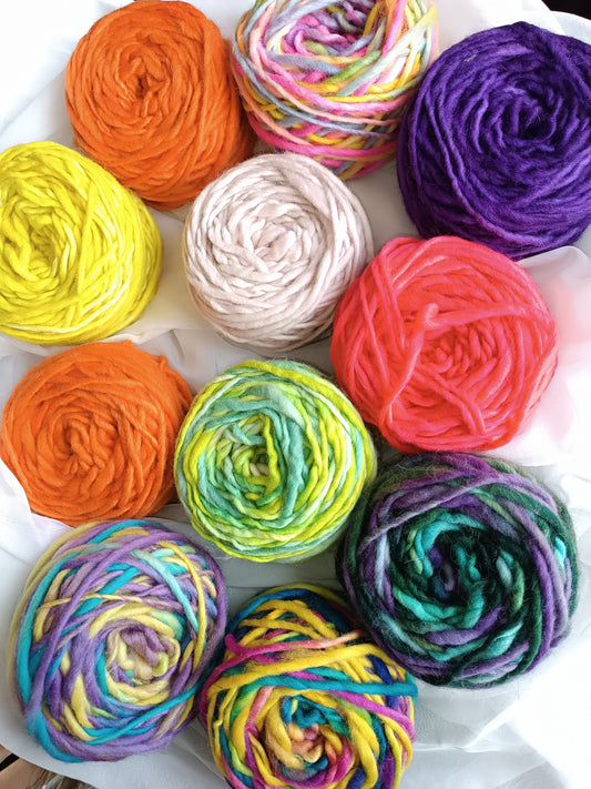 Ovillo 100 grs de Lana natural de oveja corriedale (merino -lincoln) suave al tacto