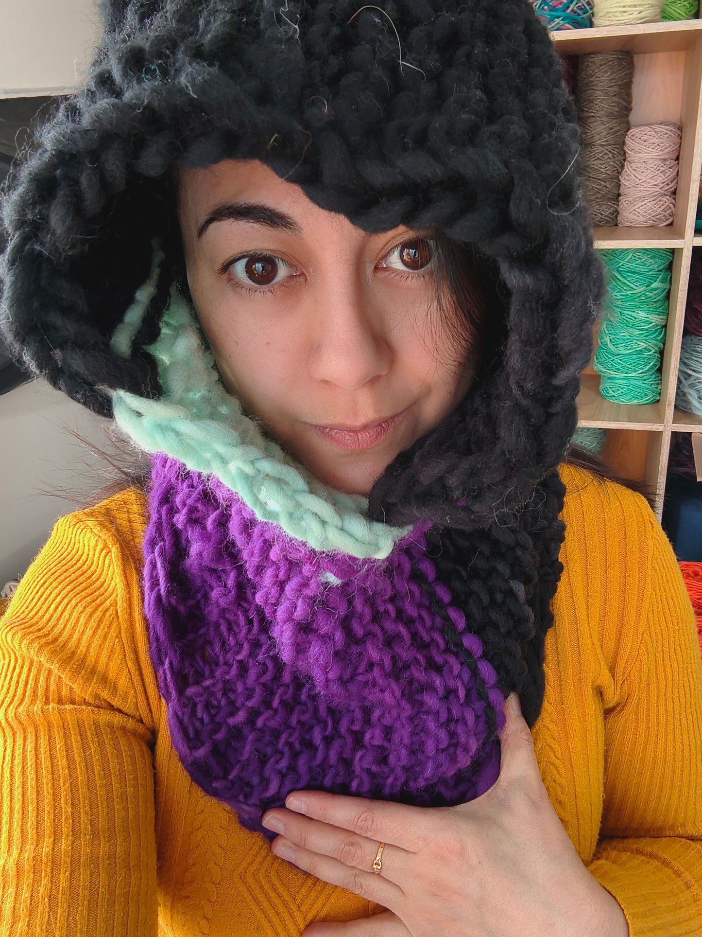 Capucha tejida a palillos de lana natural suave 50% merino