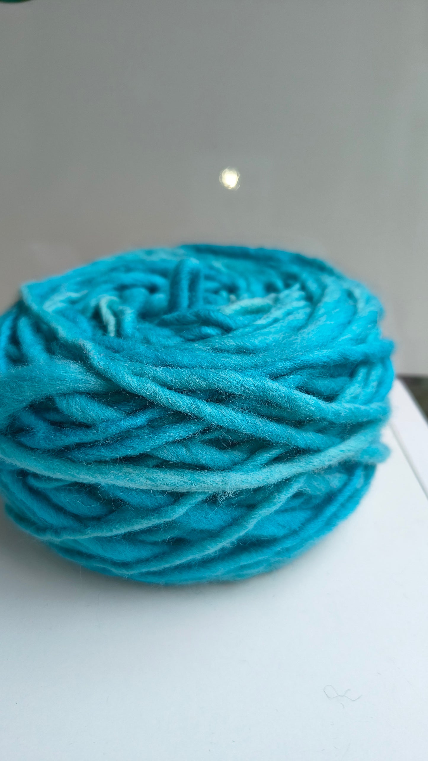 Ovillo 100 grs de Lana natural de oveja corriedale (merino -lincoln) suave al tacto