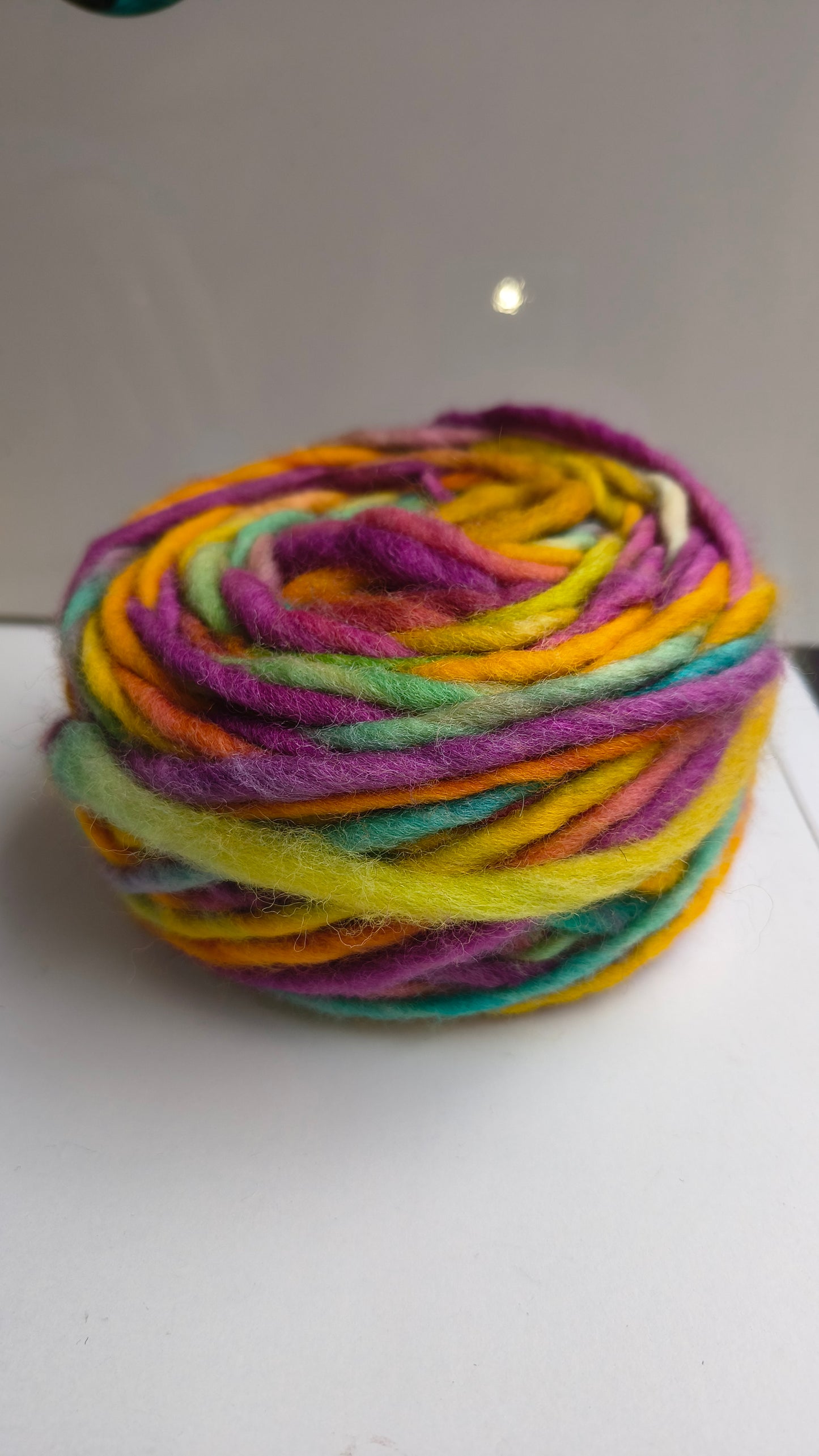 Ovillo 100 grs de Lana natural de oveja corriedale (merino -lincoln) suave al tacto