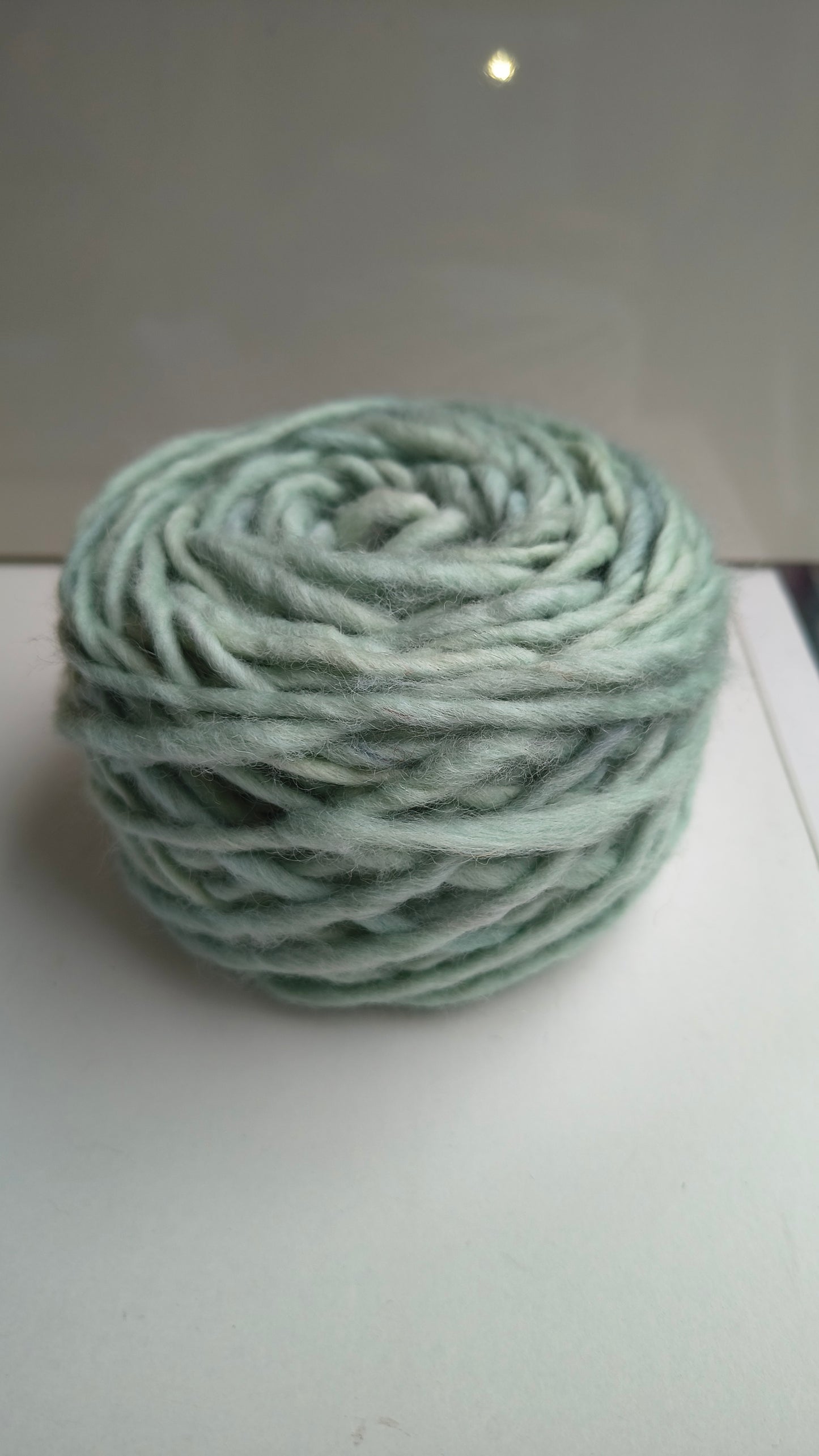 Ovillo 100 grs de Lana natural de oveja corriedale (merino -lincoln) suave al tacto