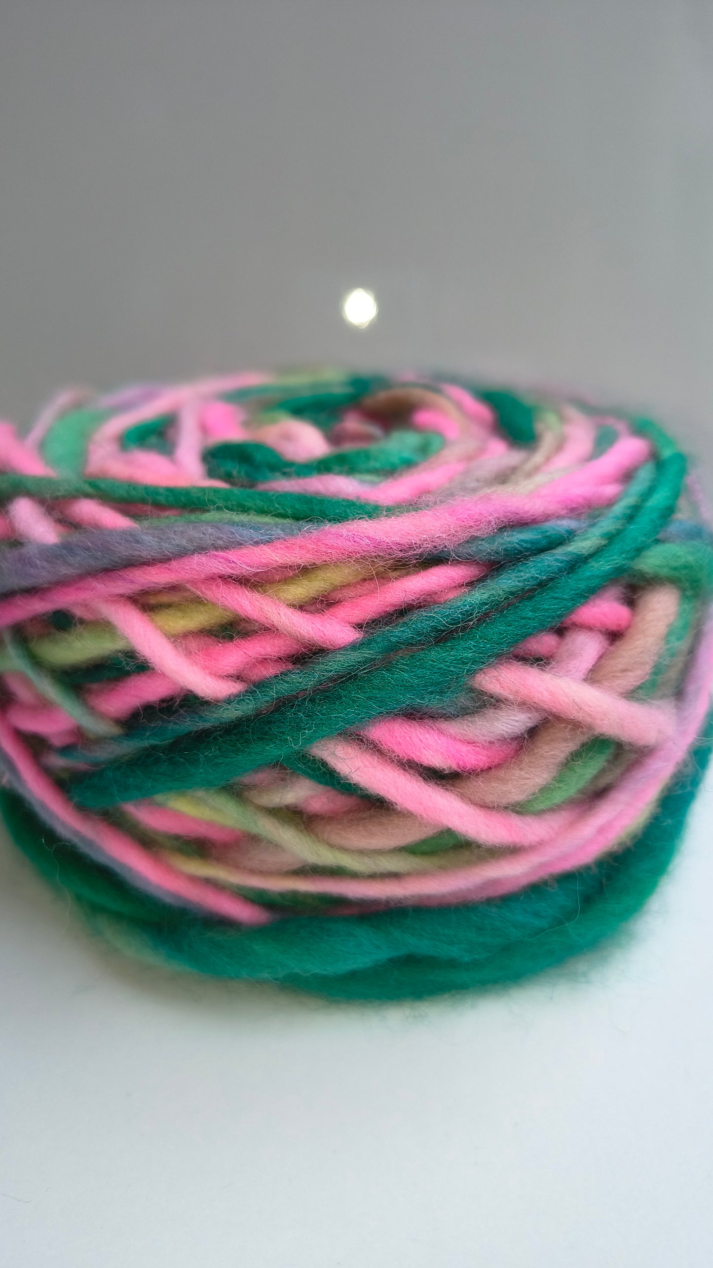Ovillo 100 grs de Lana natural de oveja corriedale (merino -lincoln) suave al tacto