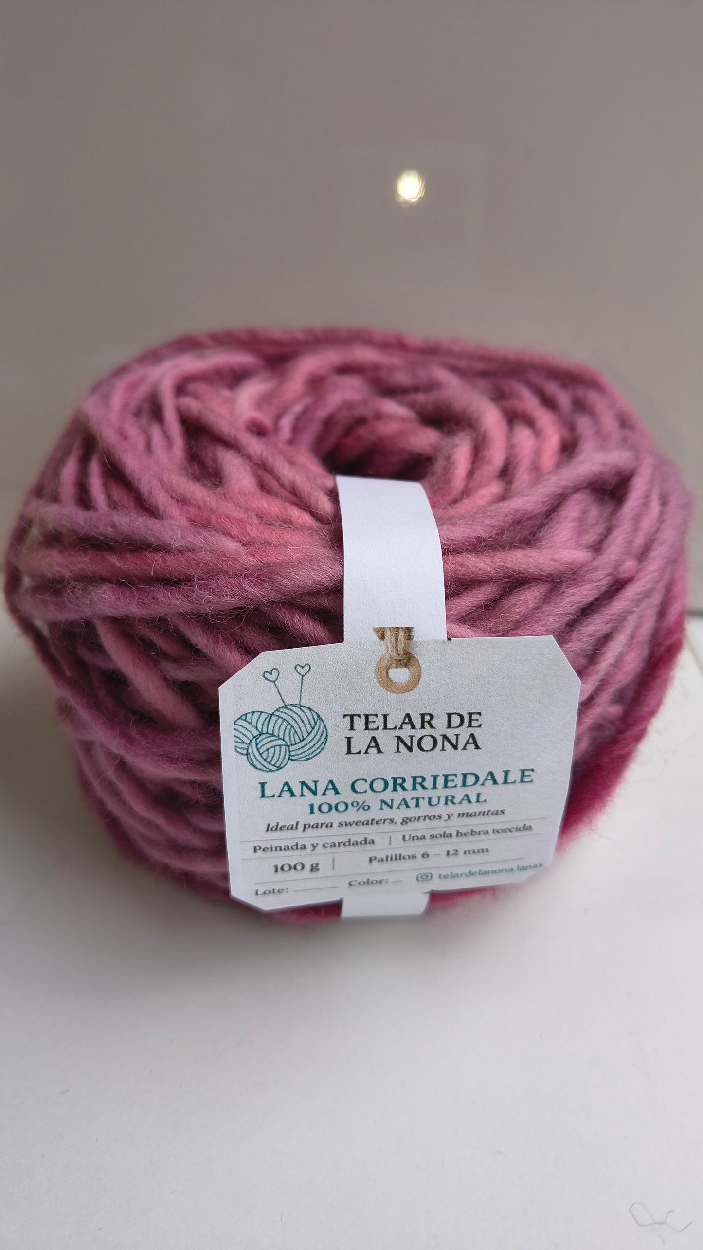 Ovillo 100 grs de Lana natural de oveja corriedale (merino -lincoln) suave al tacto